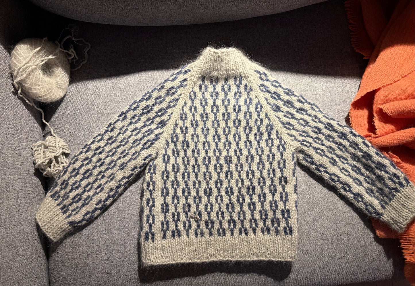 Sliding Chains Sweater Kids