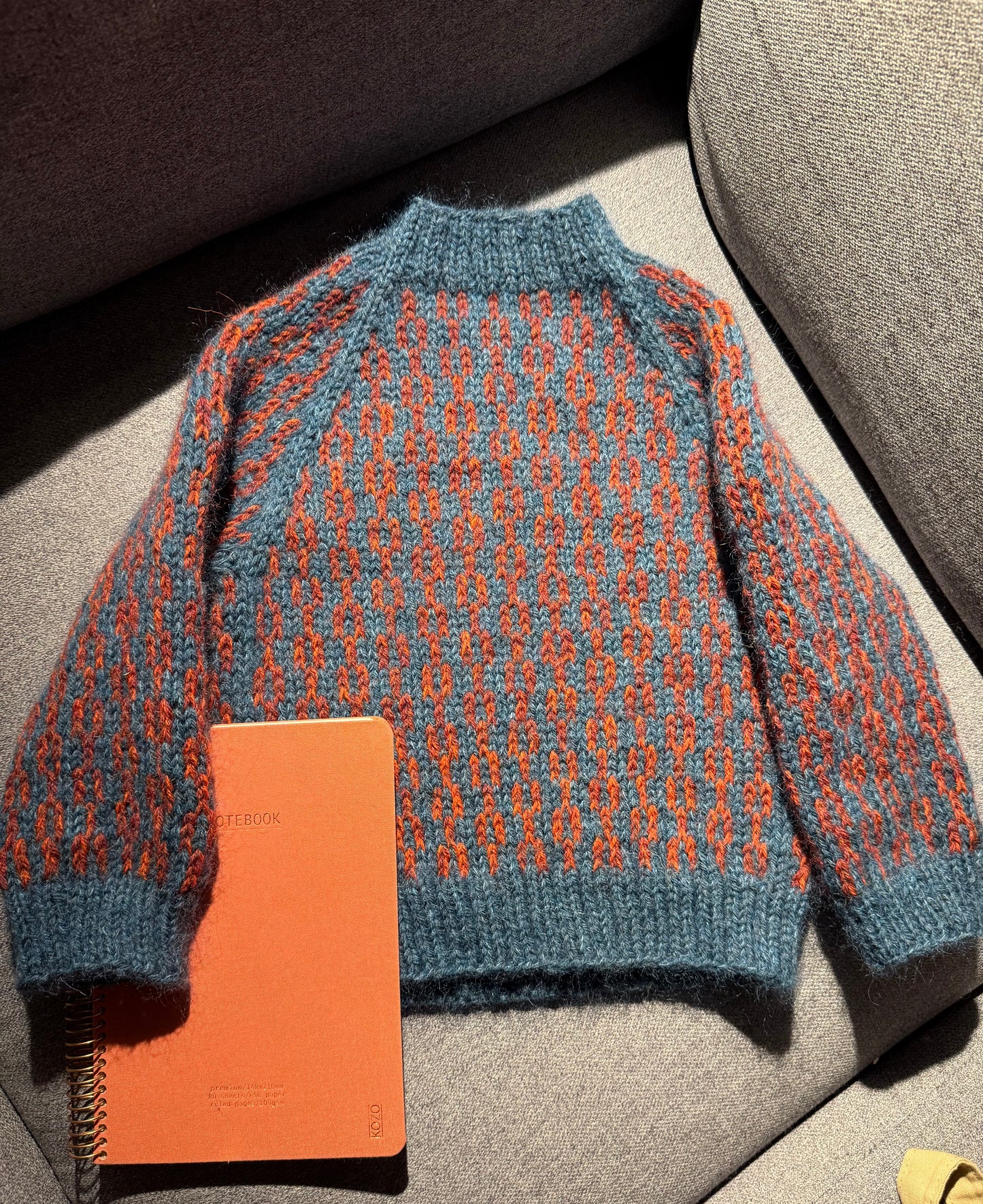 Sliding Chains Sweater Kids