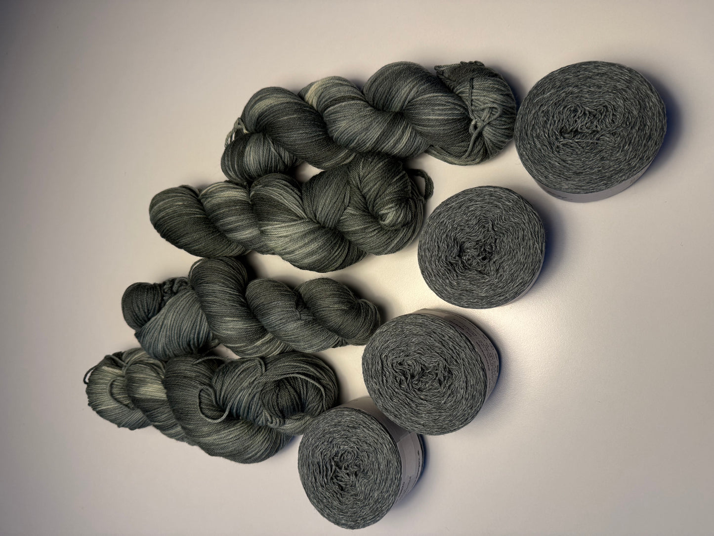 Strikkekit Havtorn Sweater Adult - håndfarvet garn + Coast (inkl. gratis opskrift)