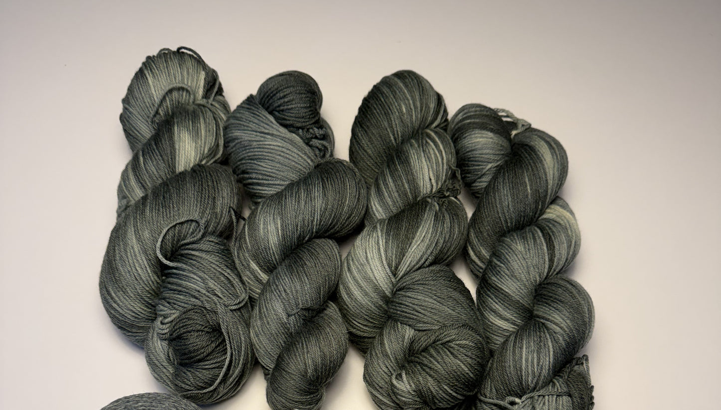 Strikkekit Havtorn Sweater Adult - håndfarvet garn + Coast (inkl. gratis opskrift)