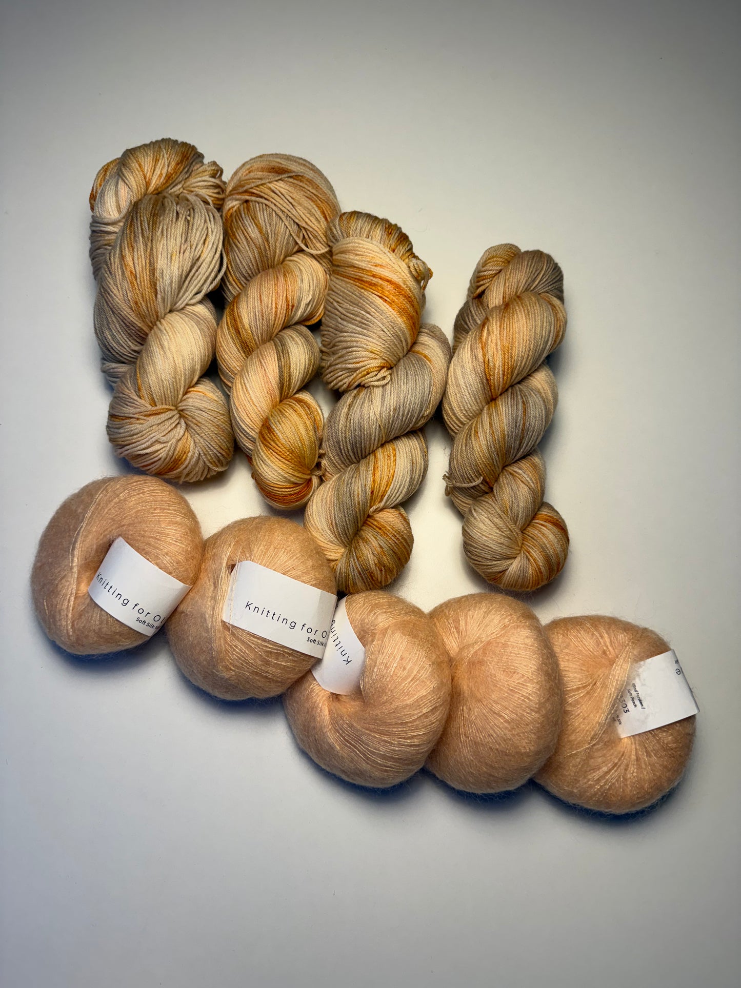 Strikkekit Sweater Adult - håndfarvet garn + Knitting for Olive Soft Silk Mohair (gratis opskrift)